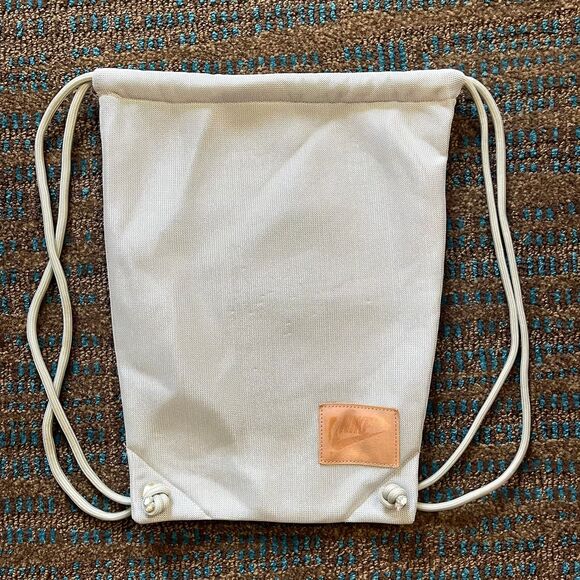 Nike Metallic Silver Mesh Drawstring Sack Sport String Unisex Backpack Bag - Picture 2 of 9